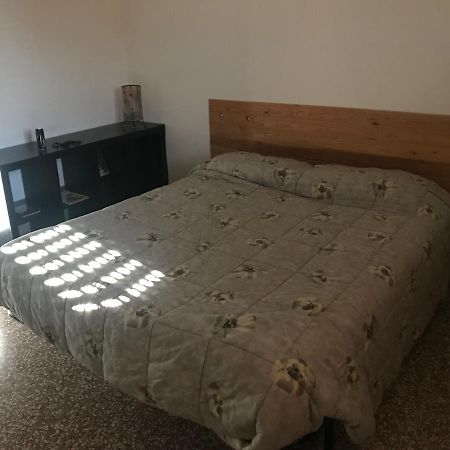 Appartamento 4 Posti Letto In Zona Tranquilla E Ben Servita, Un Matrimoniale E Un Divano Letto Matrimoniale Facebook Massimo Bobo Aquili Bologna Buitenkant foto